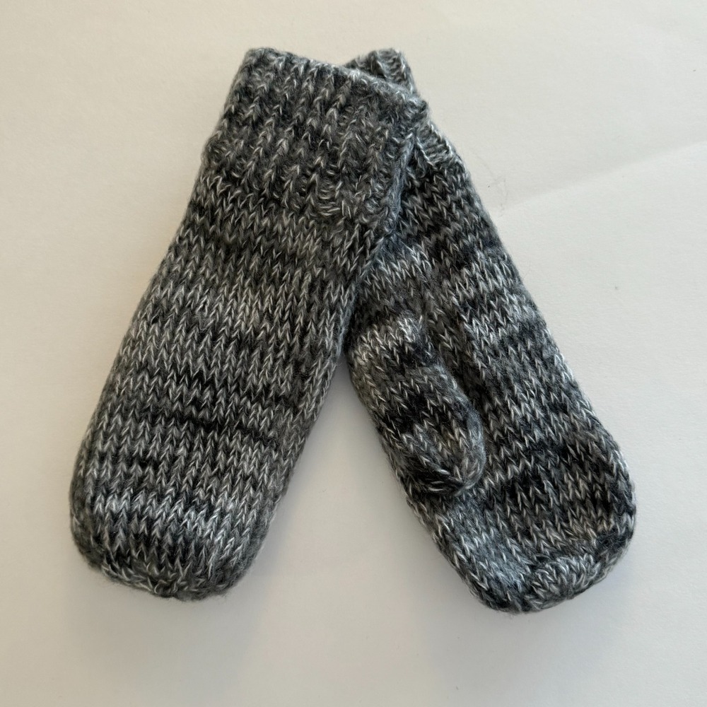 NEW! Coal Headwear THE COCO MITTENS Womens Lined Acrylic Mitts Charcoal NWT - Picture 2 of 5